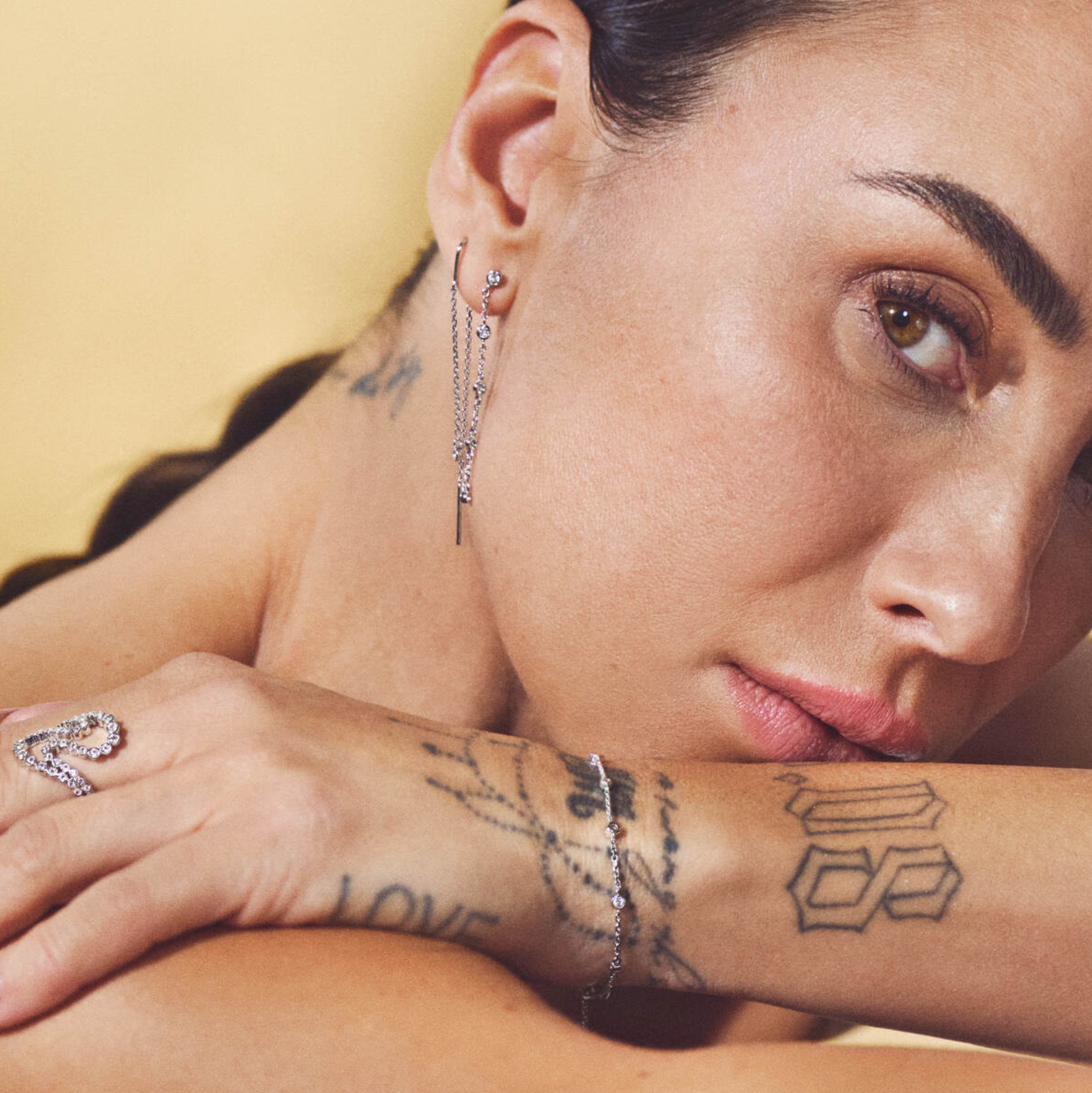 ENDLESS ALLURE ARMBÅND