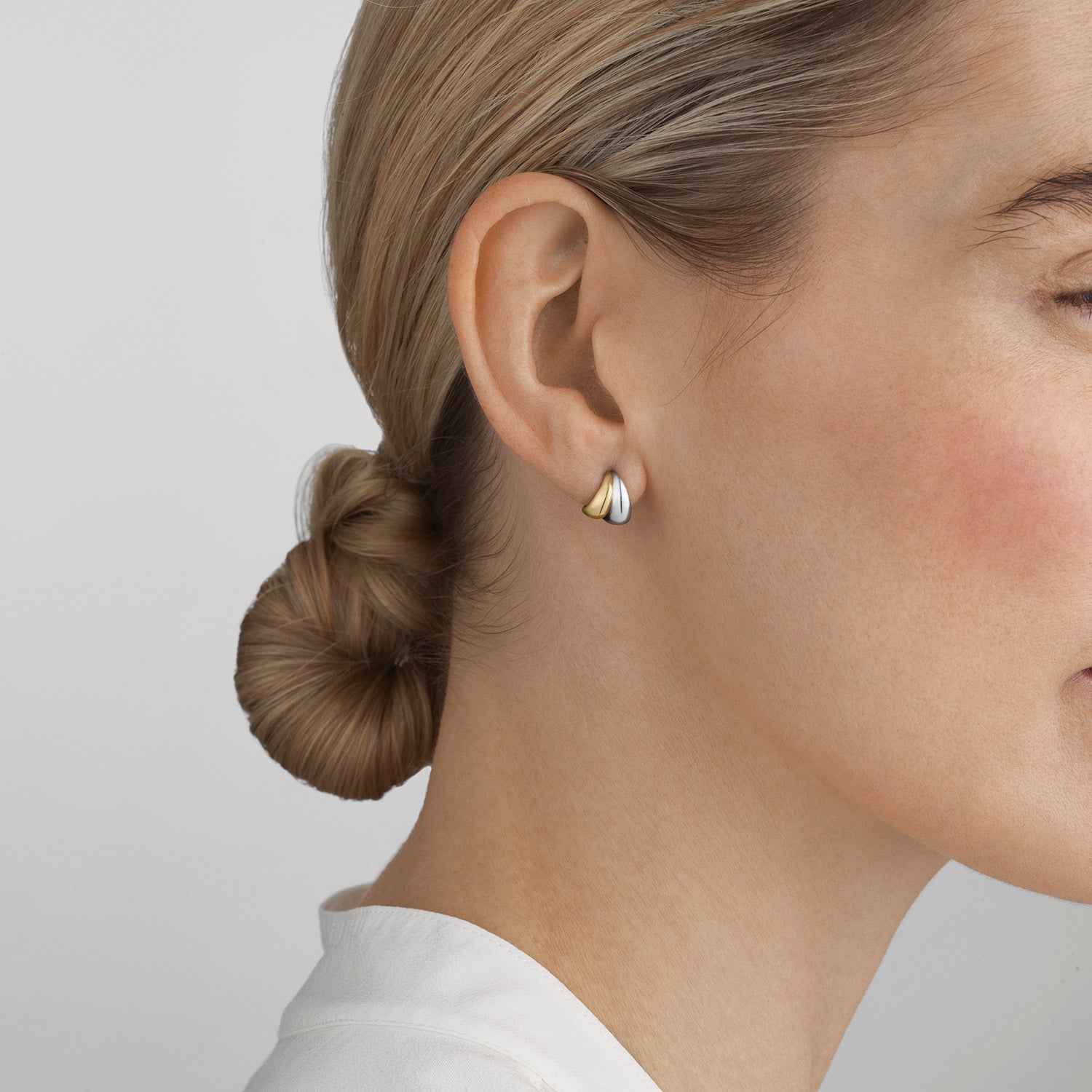 Curve Små Øreringe I Sølv og 18 kt Guld - Sct. Mathias Ure & Guld