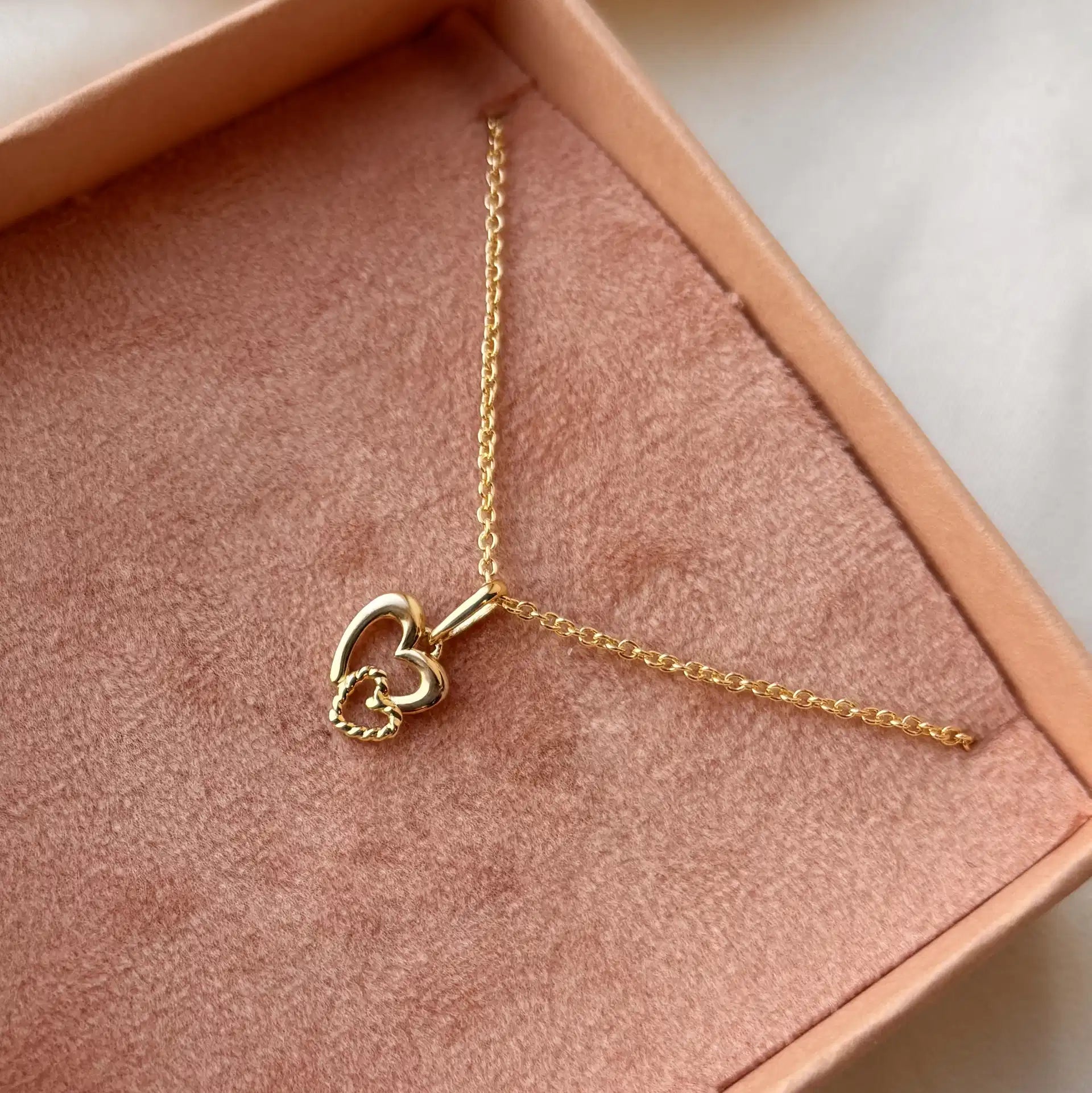 Vedhæng dobbelt hjerte 8 kt. m. sølvkæde