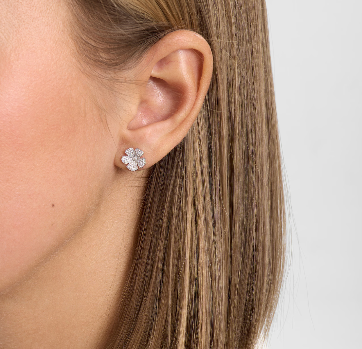 Fleur sølv øreringe med hvide topaser