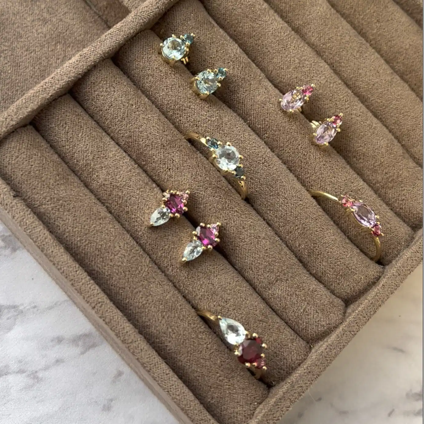 Øreringe i 8 kt. m. rhodolit