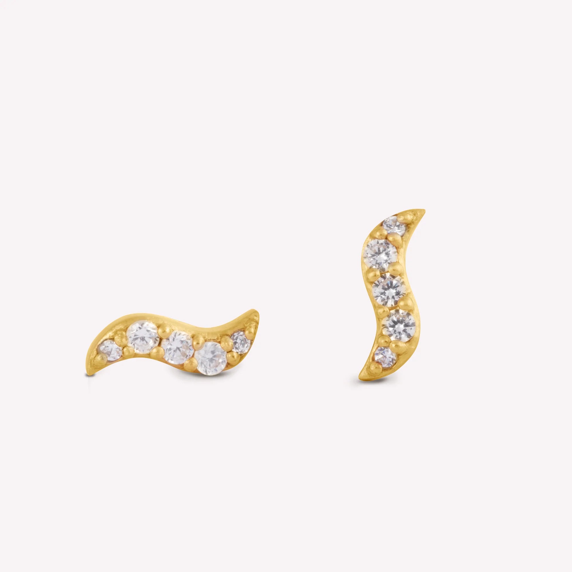 Wave studs sparkle