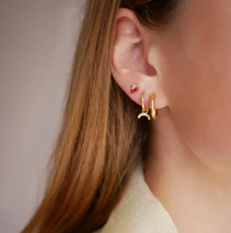 Cherry ørestikker - Red - Sct. Mathias Ure & Guld